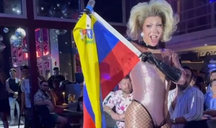 Vestido de Drag, influencer venezolano desinformó a la comunidad LGBTQ+ y así lo destruyen