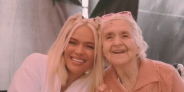 Karol G junto a Inesita- Foto Cortesía