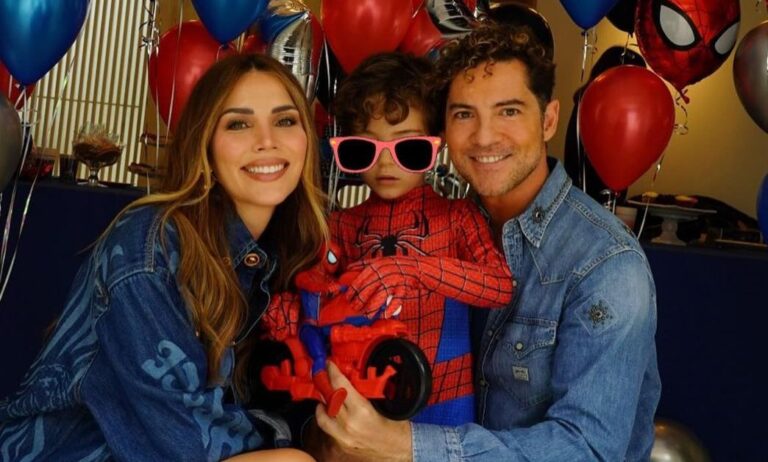 David Bisbal junto a Rossana Zanetti y su hijo- Foto Cortesía