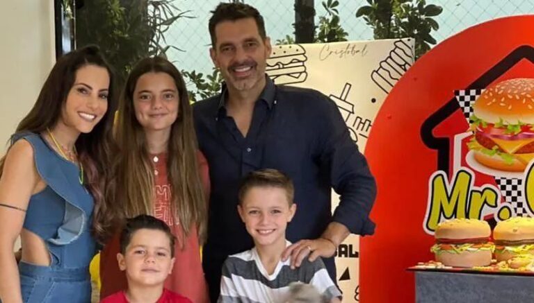 Cristóbal Lander, Paula Bevilacqua y sus hijos- Foto Cortesía