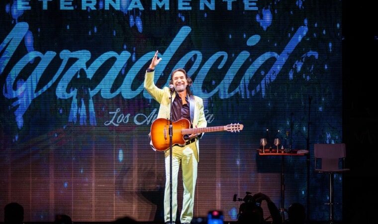 Marco Antonio Solís hace historia como primer artista latino en presentarse en el Intuit Dome de Los Ángeles