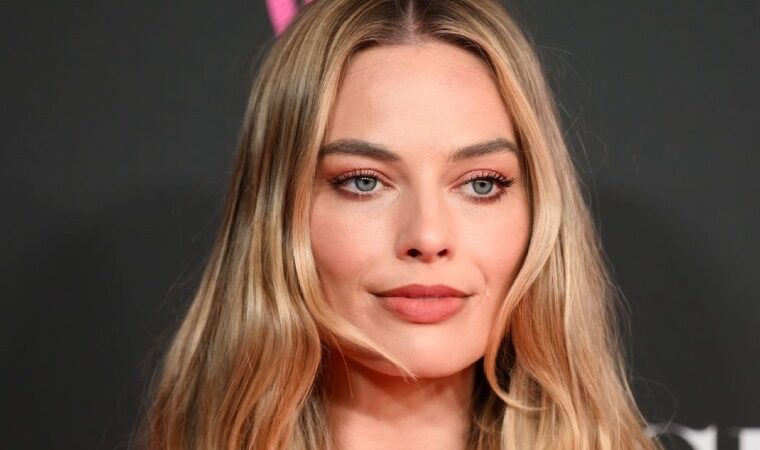 Margot Robbie lució su embarazo durante vacaciones en Italia