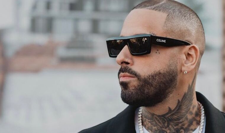 ¡¿Cuánto?! Nicky Jam paga miles de dólares al barbero encargado de sus cortes