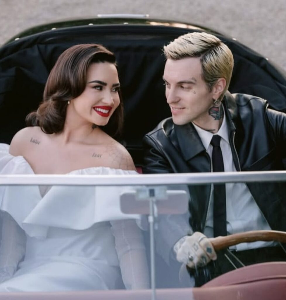 Una boda soñada: Demi Lovato celebró en íntimo con una emotiva ceremonia y  rodeada de amor, image size:978x1024