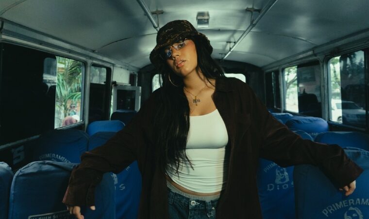 Mari “La Carajita” estrena “Kura”, su nuevo éxito que transforma la melancolía en perreo