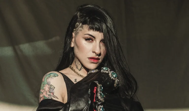 Cazzu vuelve a OnlyFans con foto picante mientras crece la polémica con Christian Nodal