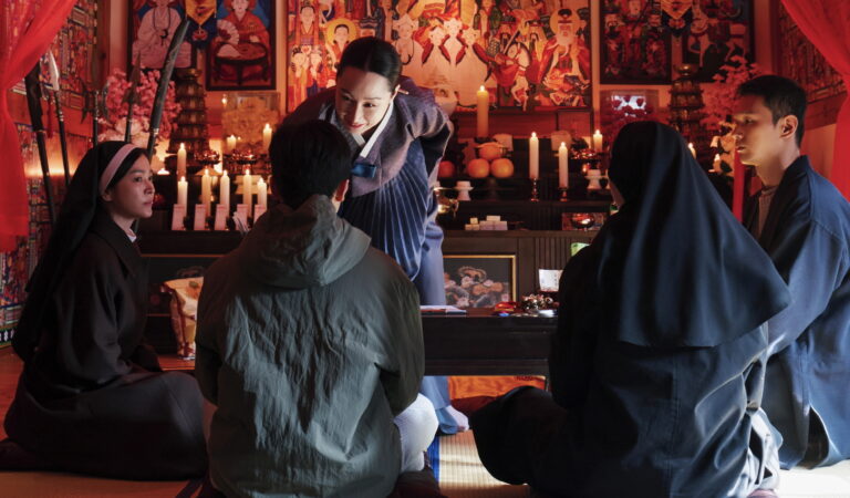 Dos monjas desafían la fe y la ciencia en “Exorcismos Prohibidos”, el nuevo terror surcoreano que llega a Venezuela