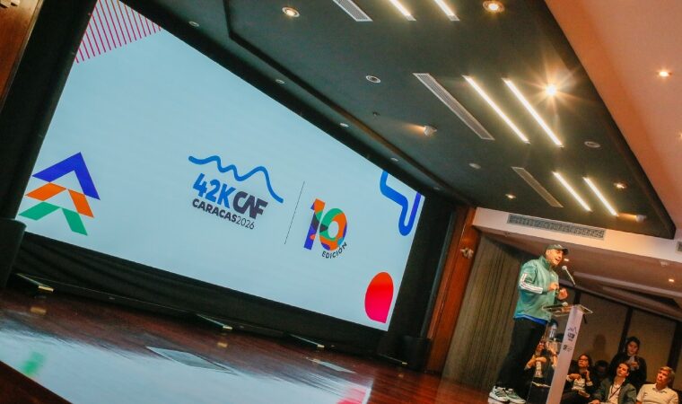 Caracas se viste de verde y azul para celebrar la décima edición del Maratón CAF