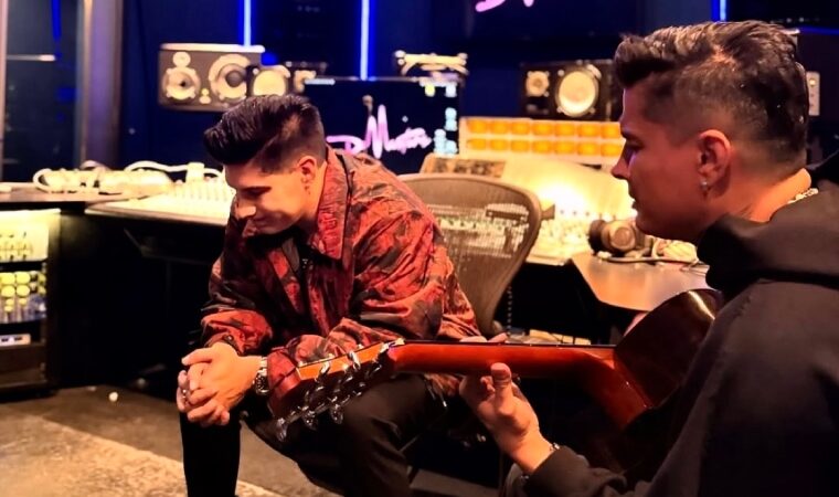 Chyno Miranda y Juan Miguel reviven “La Nota” en ritmo de salsa