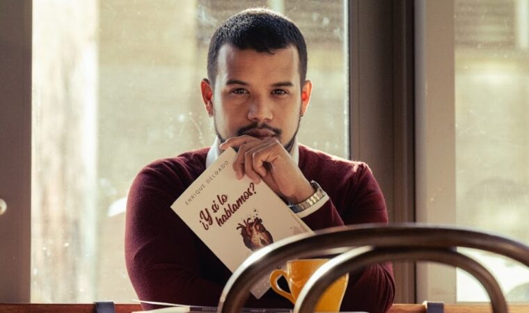 «¿Y si lo hablamos?»: El nuevo libro de Enrique Delgado invita a sanar con palabras