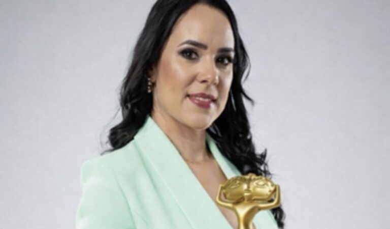 Mirianyis González Parra recibe reconocimiento internacional por productividad empresarial.