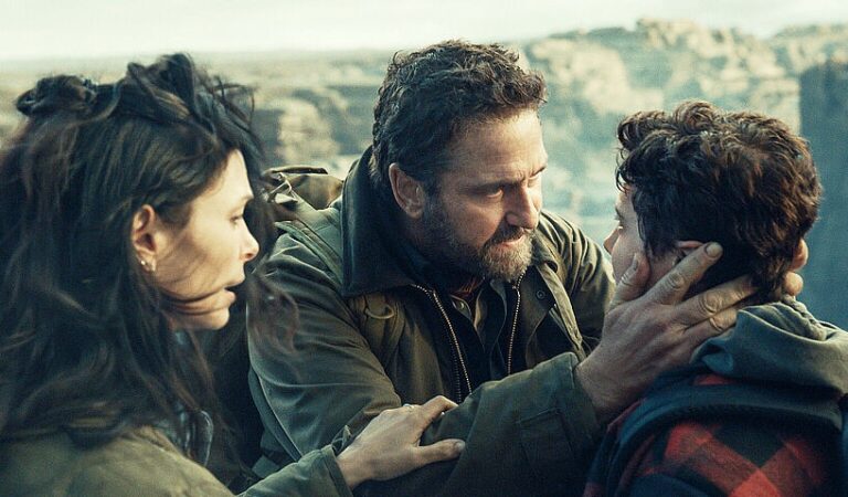 El día del fin del mundo: la migración que pone a prueba a la familia Garrity