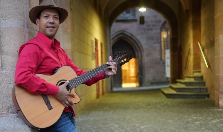 José Franco lanza “Al infinito”, un viaje onírico que fusiona Venezuela, Europa y Latinoamérica